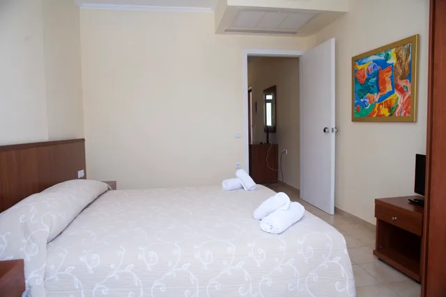 جناح، Summertime Inn 1/2