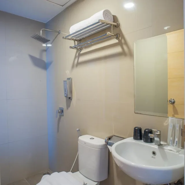 غرفة سوبيريور بسريرين منفصلين، Triizz Hotel Semarang by Royal Singosari (Formerly Faustine Semarang) 7/8