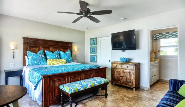 Deluxe, Villa, King Bed, Beach View, Sofa, North Wing، Beachcomber Inn 5/8