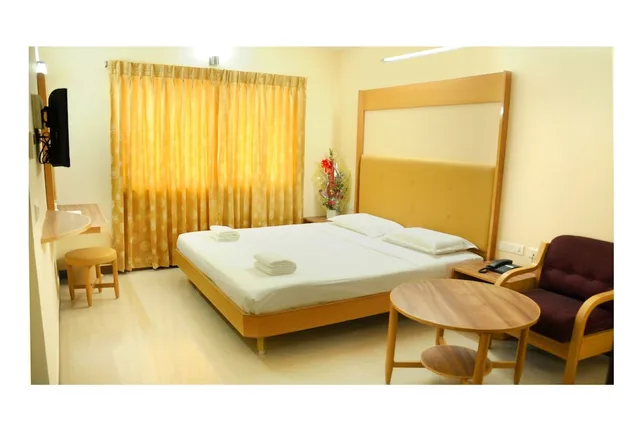 جناح، HOTEL RAJADHANE 6/8