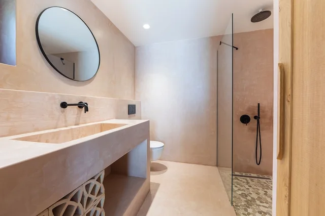 Stone, Junior Suite, Queen Bed, Pool View، Fillis House 3/3