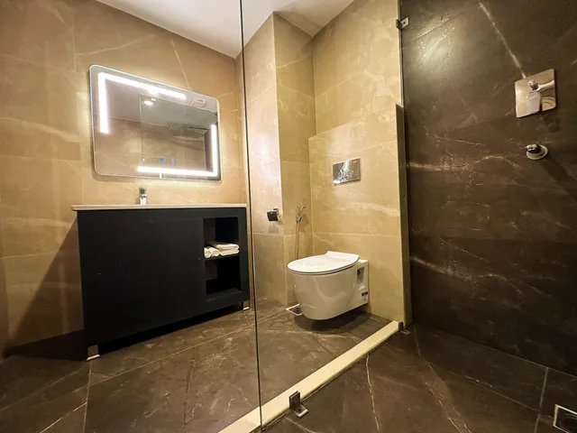 Luxury, 1 King or 2 Queen Beds, Pool View, Balcony، Lake View Resort 8/8
