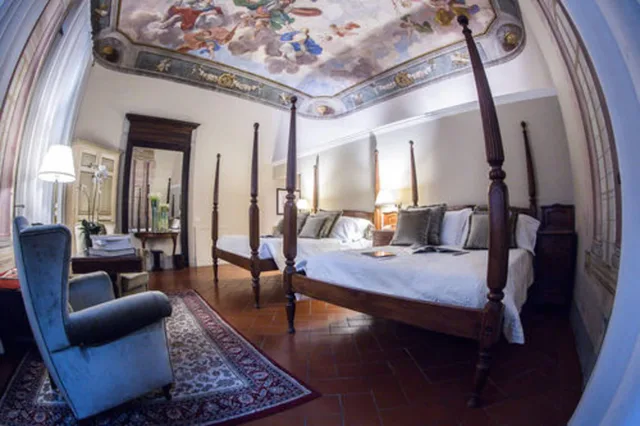 جناح جونيور رباعي، Hotel Burchianti 6/6