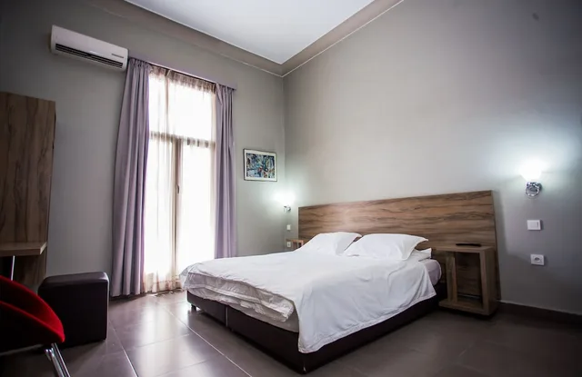 غرفة بسرير كوين، Hotel Olympic 7/10