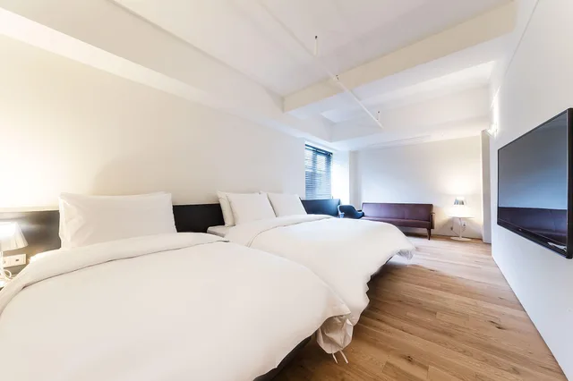 Family, Twin Beds, Hotel 498 2/2