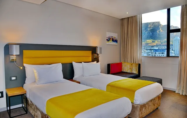 غرفة ديلوكس بسرير كينج بإطلالة على الجبل، Cresta Grande Cape Town 2/10