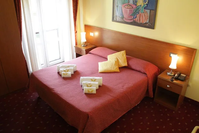 Room, Double Bed, Hotel Lugano 3/10