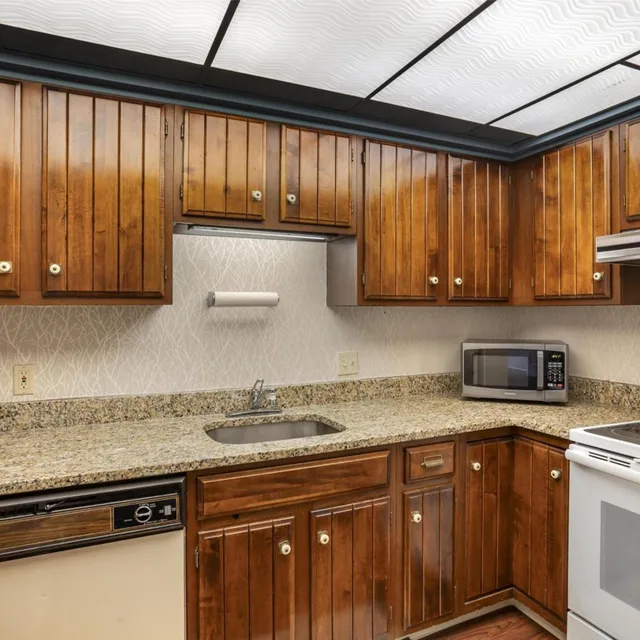 شقة تنفيذية بسرير كينج بغرفة نوم واحدة بمنطقة جلوس بمطبخ، Best Western Plus Morristown Inn 4/4