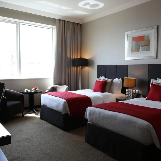 غرفة ديلوكس بسرير فردي للمدخنين، Ramada by Wyndham Abu Dhabi Downtown 2/10