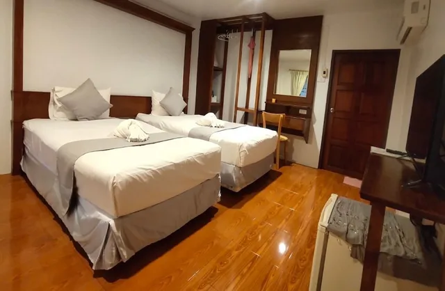 Superior, Double Bed, Beach Side، Lanta Nice Beach Resort 4/8
