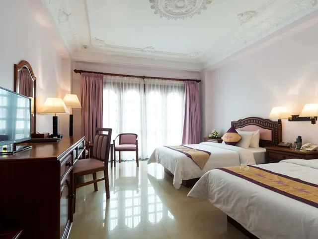 Deluxe, Triple, REGENCY ANGKOR HOTEL 1/3