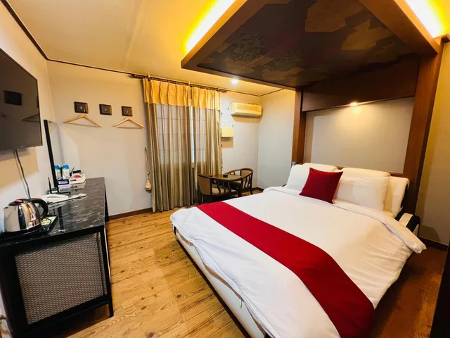 Standard, Double Bed, Sweet Hotel 3/10