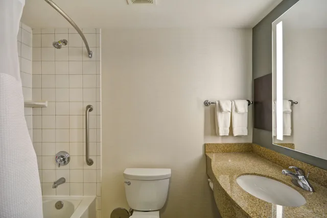 غرفة بسريرين كوين، Hilton Garden Inn Gulfport Airport 8/8