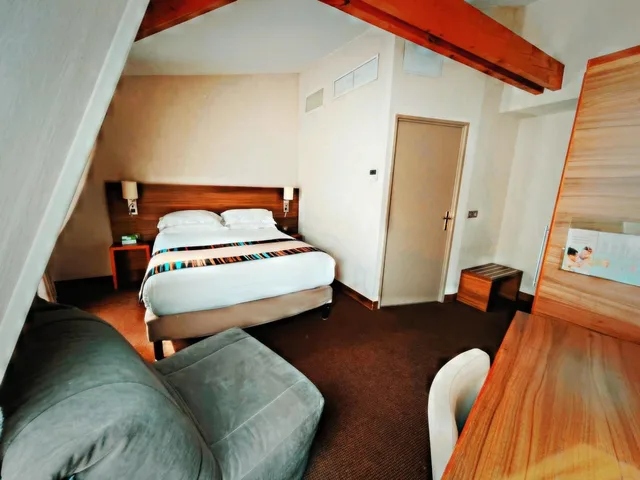 Suite, Multiple Beds، Holiday Inn Paris - Montmartre 1/9