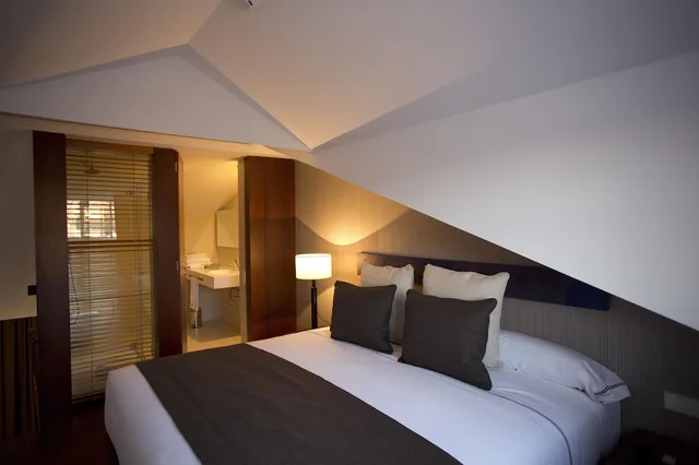 Junior Suite, Twin Beds, Carris Porto Ribeira 2/4