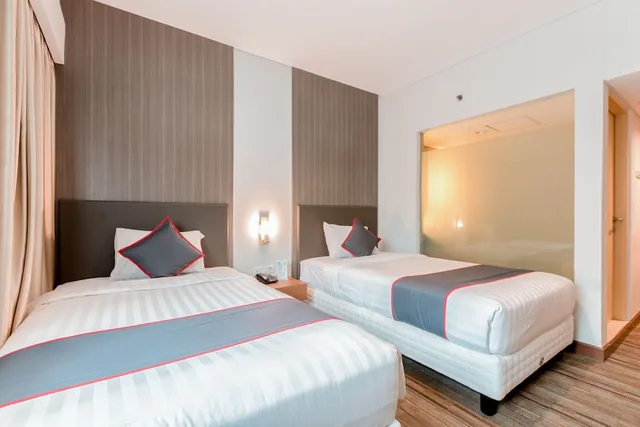 غرفة قياسية بسريرين منفصلين، Collection O 7 Hotel Melawai 2/4