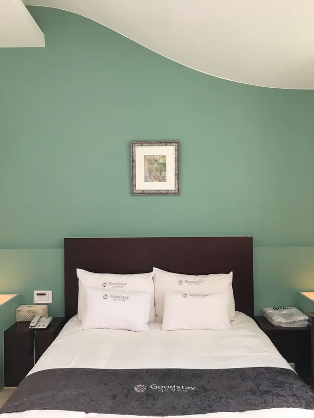 غرفة قياسية بسرير كوين، Charmant Hotel 2/3