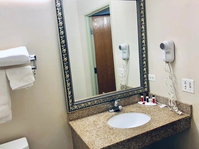 غرفة بسرير كوين لذوي الإعاقة، Baymont By Wyndham Gurnee 5/8
