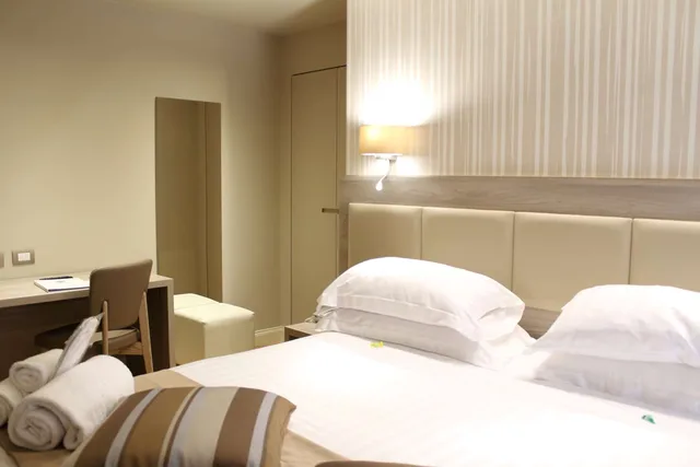 غرفة كومفورت بسرير كينج، Best Western Hotel Moderno Verdi 5/5