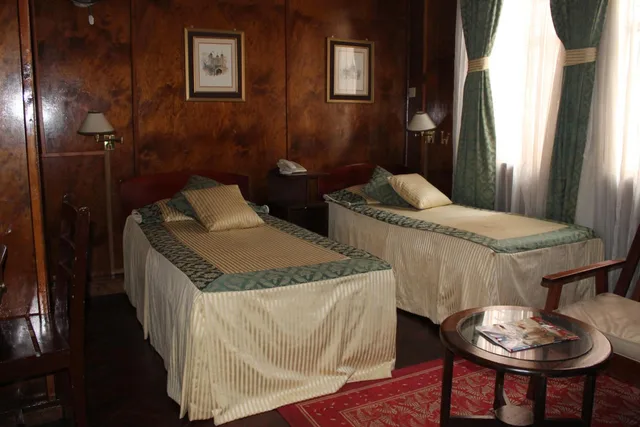 غرفة قياسية بسرير كينج، OAKWOOD HOTEL 4/7