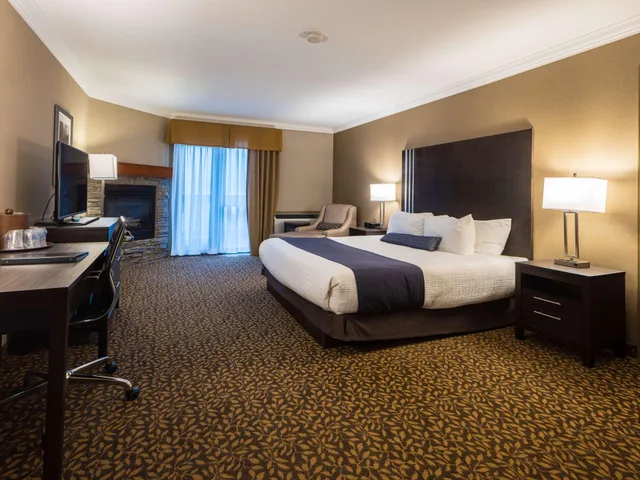 غرفة بسرير كينج، Best Western Plus Fernie Mountain Lodge 1/10