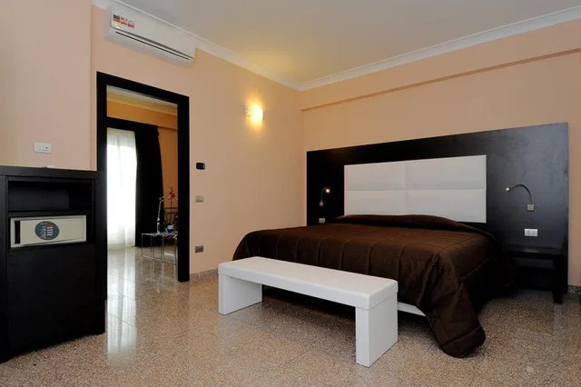 غرفة ديلوكس بسرير كينج، Hotel Euro House Rome Airport 1/1