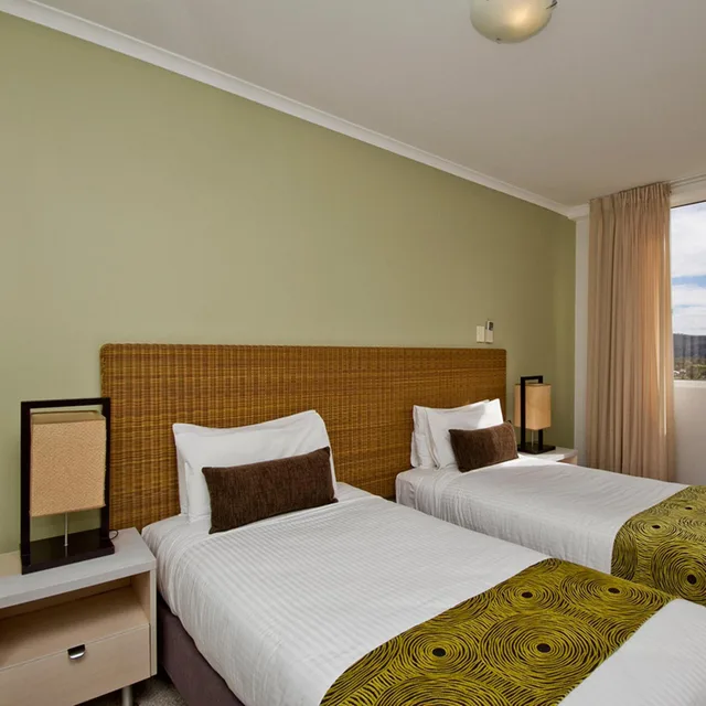 2 Bedrooms, Suite, 1 Queen and 1 Double Bed, Hinterland Town View, Sofa، Mantra Ettalong Beach 4/7