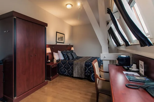 غرفة ديلوكس بسرير كوين، Grand Hotel De Draak and Residence Dagmara 3/3