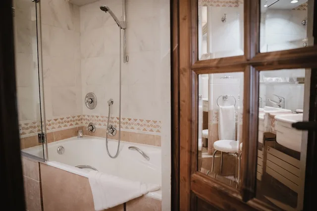 غرفة سوبيريور رباعية بسرير كوين بإطلالة على الجبل، Hotel de la Loze 2/3