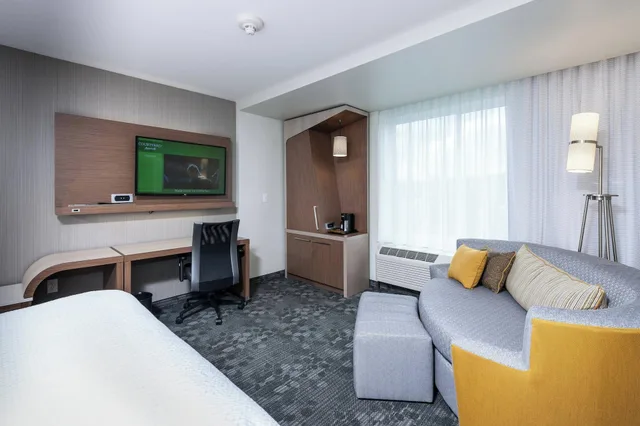 Room, Multiple Beds، COURTYARD BOSTON LITTLETON 2/5