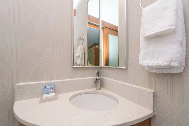 جناح بسرير كينج مع سرير سحّاب إضافي لذوي الإعاقة، SpringHill Suites Huntsville Downtown 2/7