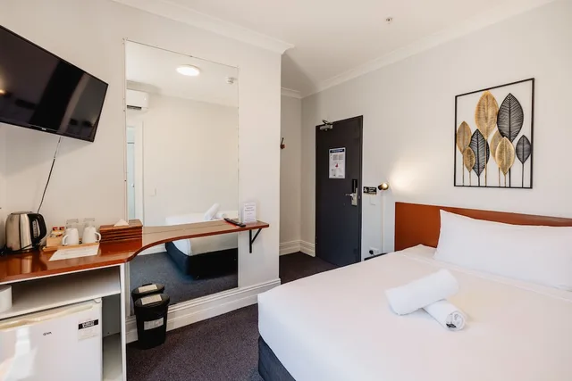 غرفة بسرير مزدوج بحمام خاص، Newtown Cozystays 2/10