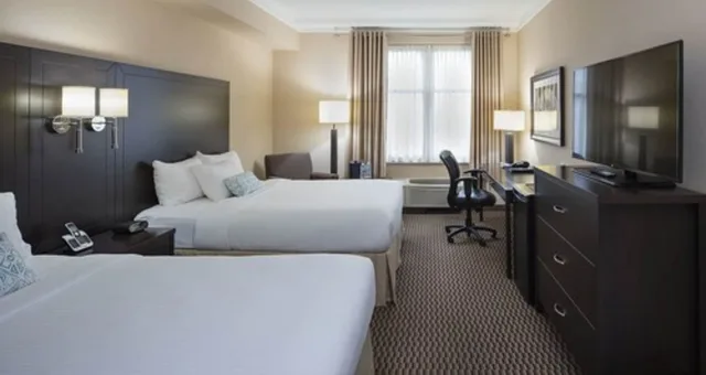 غرفة بسريرين كوين، Delta Hotels by Marriott Guelph Conference Centre 1/2