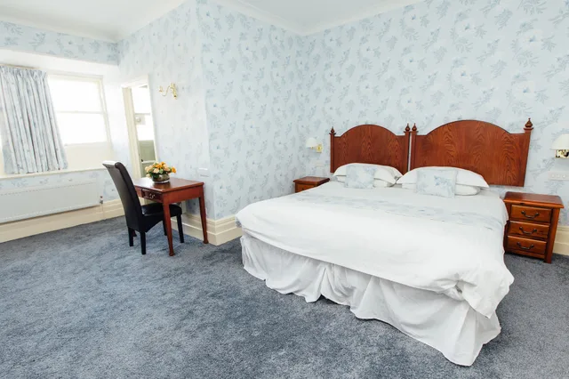 غرفة قياسية بسرير مزدوج، The Duke Of Cornwall Hotel 3/5