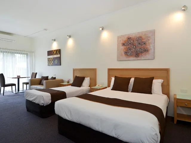 غرفة قياسية بسرير كوين وسرير فردي، Best Western Geelong Motor Inn and Serviced Apartments 1/5