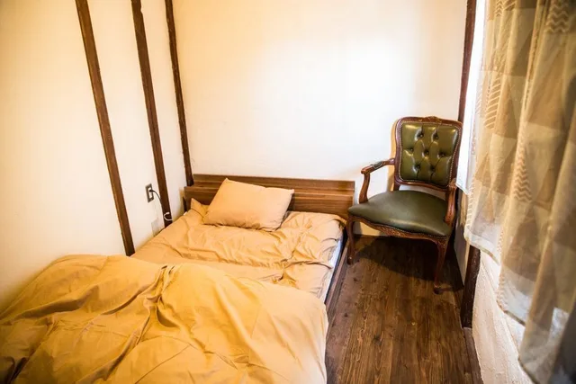 غرفة مفردة بسرير فردي بحمام مشترك، Dot Hostel Nagano 1/1