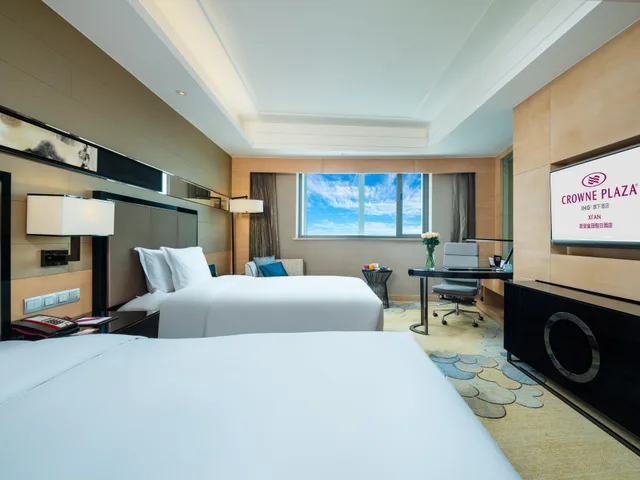 غرفة قياسية بسريرين منفصلين مع دخول الصالة، Crowne Plaza Xian 1/4