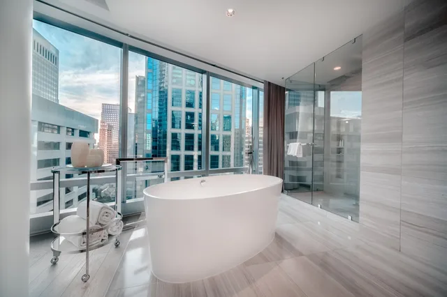 Paradox, King Bed, Bathtub، Paradox Hotel Vancouver 8/10