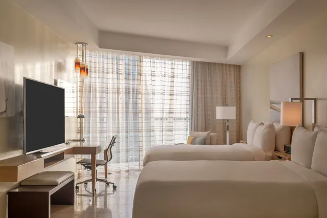 جناح غراند بسريرين مزدوجين بإطلالة جزئية على البحر، Jw Marriott Panama 3/5