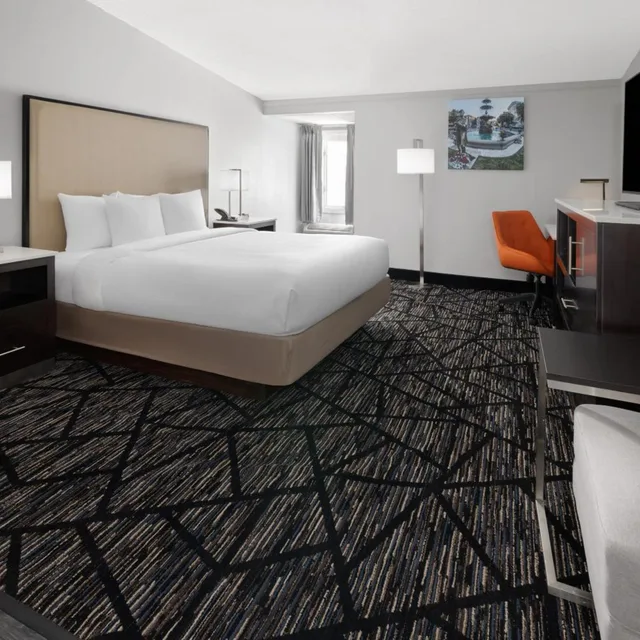 غرفة بسرير كينج وسرير كوين لذوي الإعاقة، Hawthorn Extended Stay by Wyndham Chambersburg 1/3