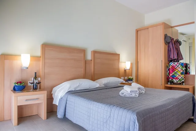 Room, Triple, 1 Queen and 1 Single Bed, Hotel Foresteria Volterra 1/3
