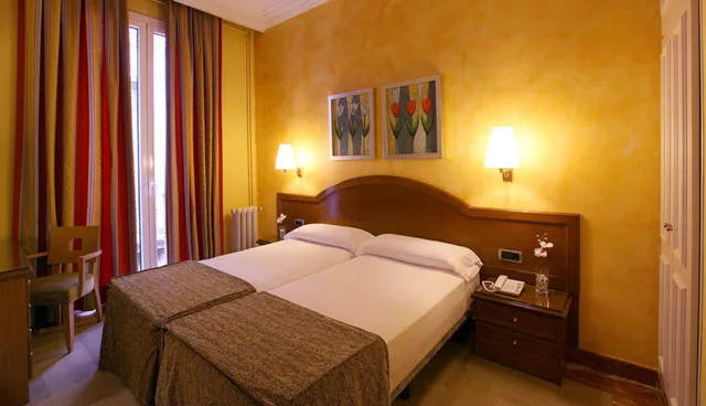 غرفة مفردة بسرير مزدوج، Hotel Nouvel 1/2