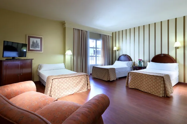 Room, Double or Twin Bed, with Extra Bed, Crisol Monasterio de San Miguel 2/3