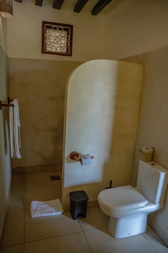 غرفة قياسية بسرير كوين بإطلالة على المسبح، Aluna Beach Lodge 3/3