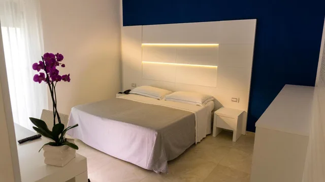 غرفة رباعية، Hotel Scialara 2/3