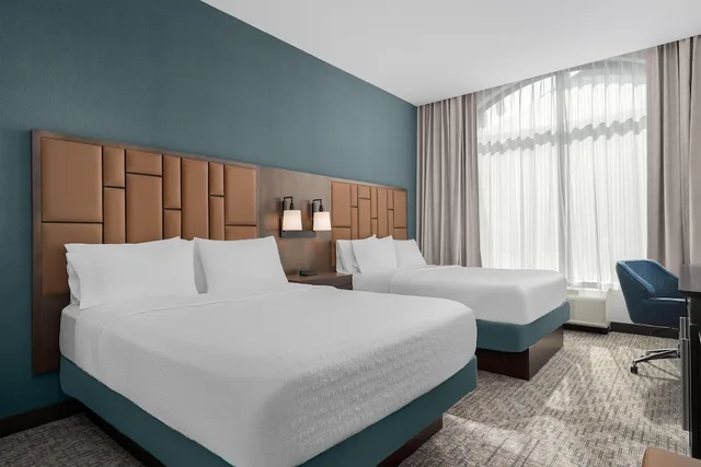 غرفة بسريرين كوين بحوض استحمام لذوي الإعاقة، Hampton Inn And Suites Memphis Germantown 1/6