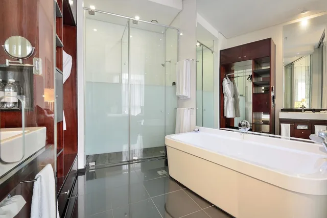 غرفة ديلوكس بسرير كينج، Davinci Hotel And Suites On Nelson Mandela Square 8/10