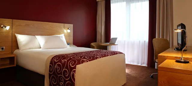 غرفة قياسية بسرير مزدوج وسرير فردي، Leonardo Hotel Sheffield 3/5