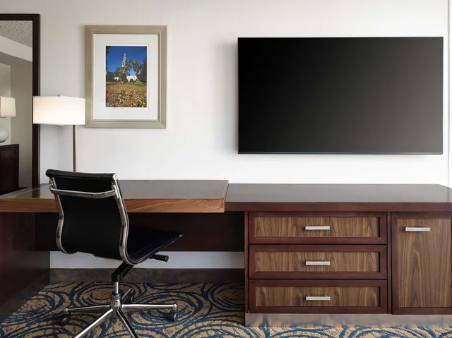 جناح بسرير كينج بغرفة نوم واحدة، Doubletree By Hilton Hotel San Diego Del Mar 3/3