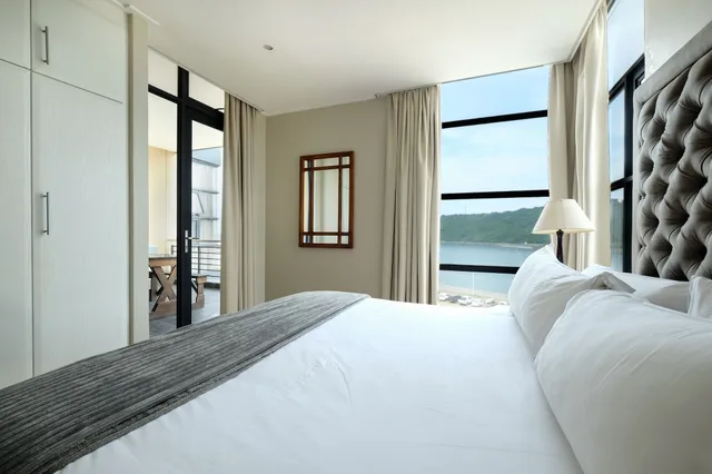 2 Bedrooms, Deluxe, Apartment, Queen and Twin Beds, Beach Front, Harbour View، Point Waterfront 4/8